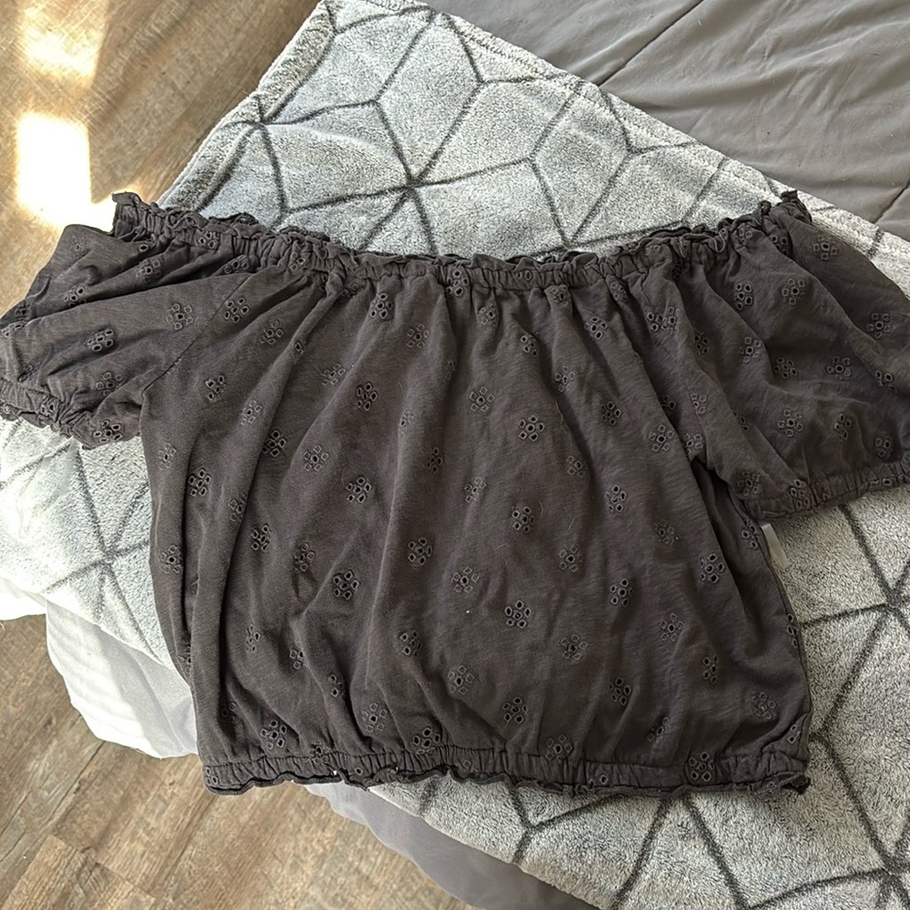 American eagle off the shoulder crop top